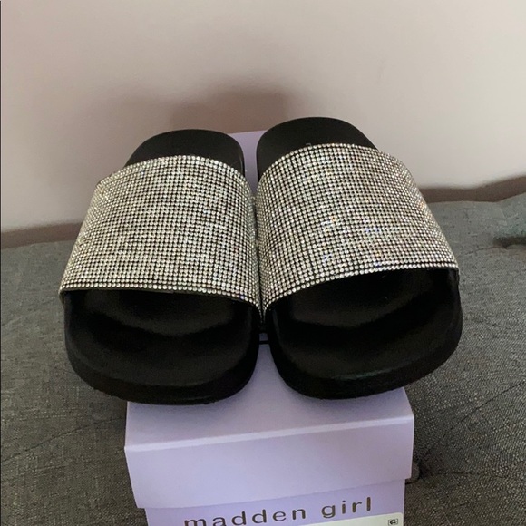 madden girl fancy slides